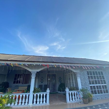 Teratak Tiga Homestay Padang Besar Kaki Bukit Экстерьер фото